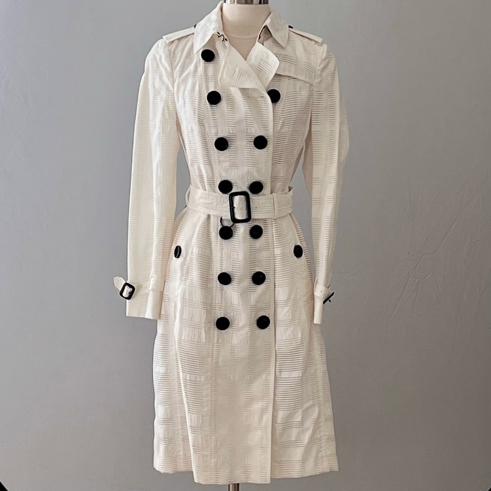 Burberry Vintage Sandringham Trench Extra Long in White